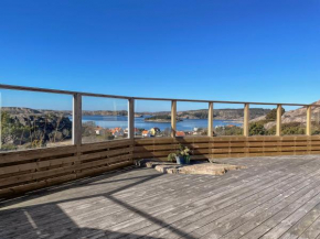 Seafront with Terrific View by AJF Dream Living, Fjällbacka